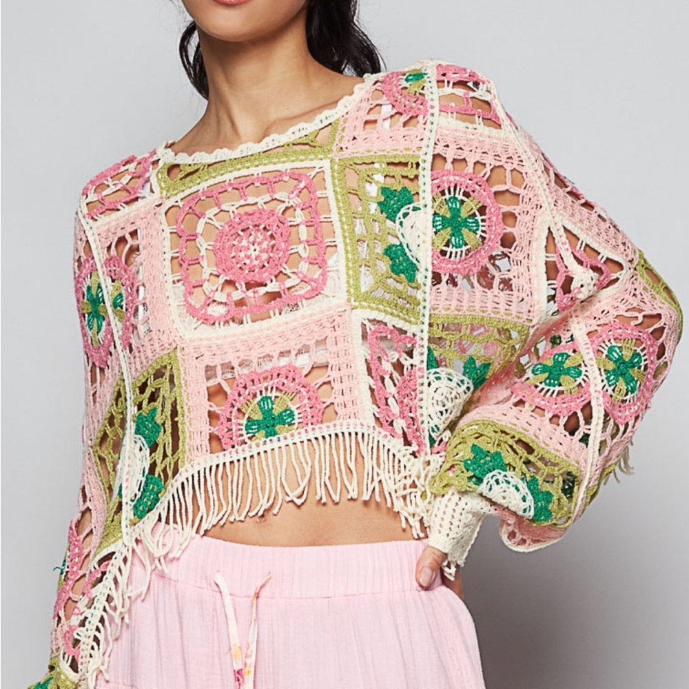 P61. NEW POL Crochet Fringe Crop Sweater Colorful Pink Multi Knit Squares - Picture 4 of 8